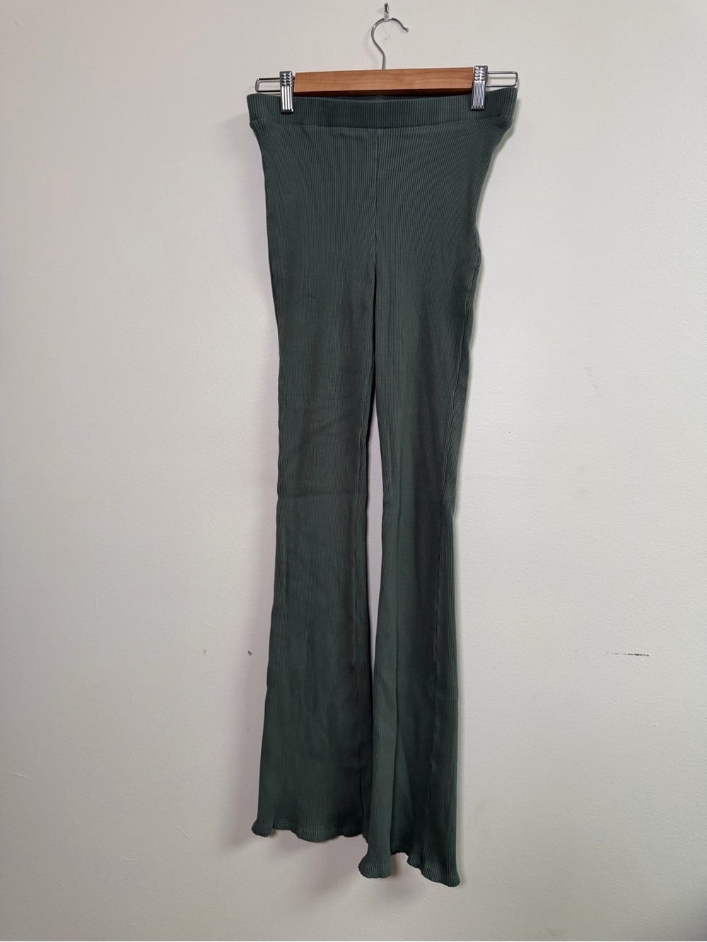 Rib-Knit Flared Pants - Forest Green
